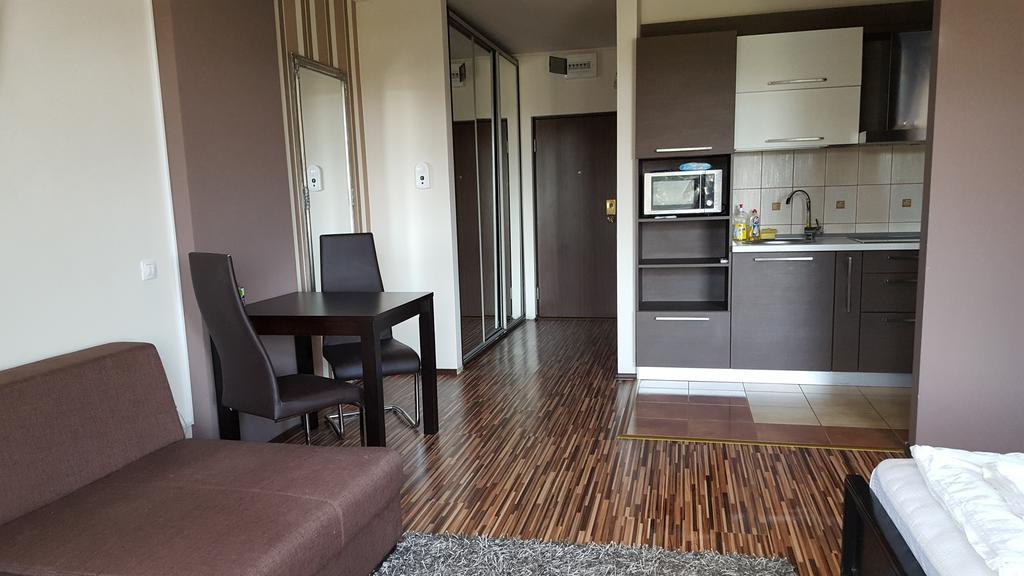 Sunlight Studio Apartment Oradea Exterior photo
